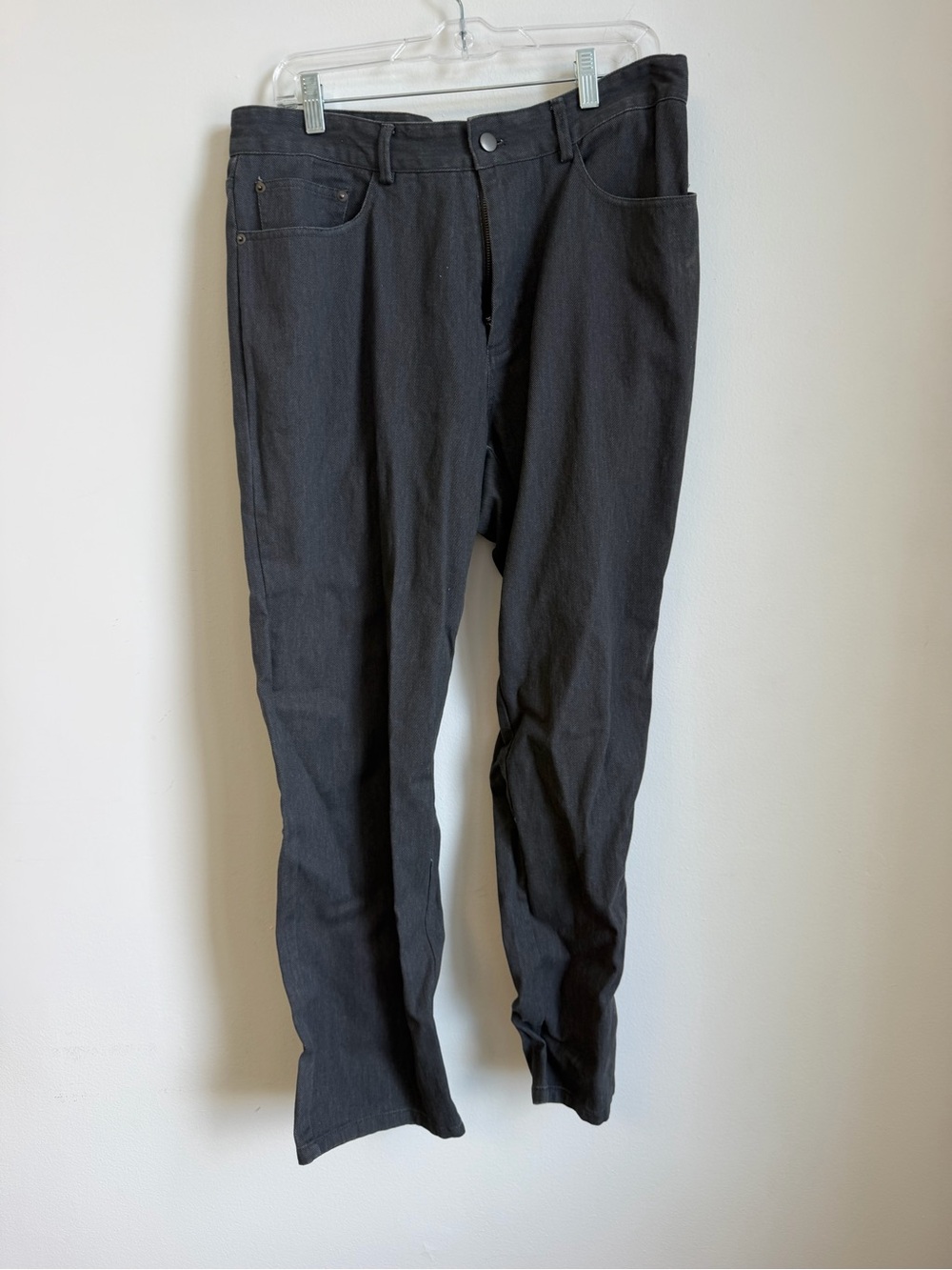 Zara Men's Slim Straight Jeans in Charcoal Black